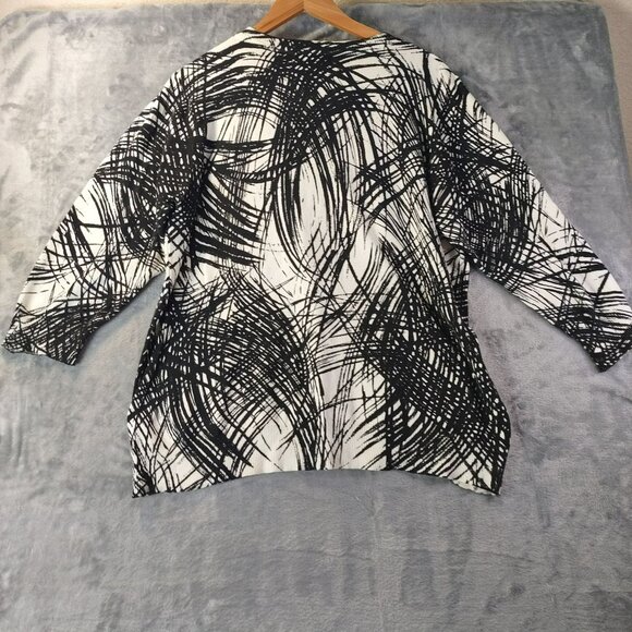 WD.NY Woman Abstract Top 1X‎ Button Details & Embellishments Black White Moody - Picture 9 of 10